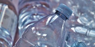 Co Nakleić na plastikowe kółka?