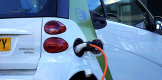 Jak ładować Audi e-tron?