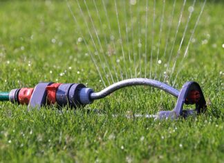 Gdzie umieścić przyłącze wody na działce?